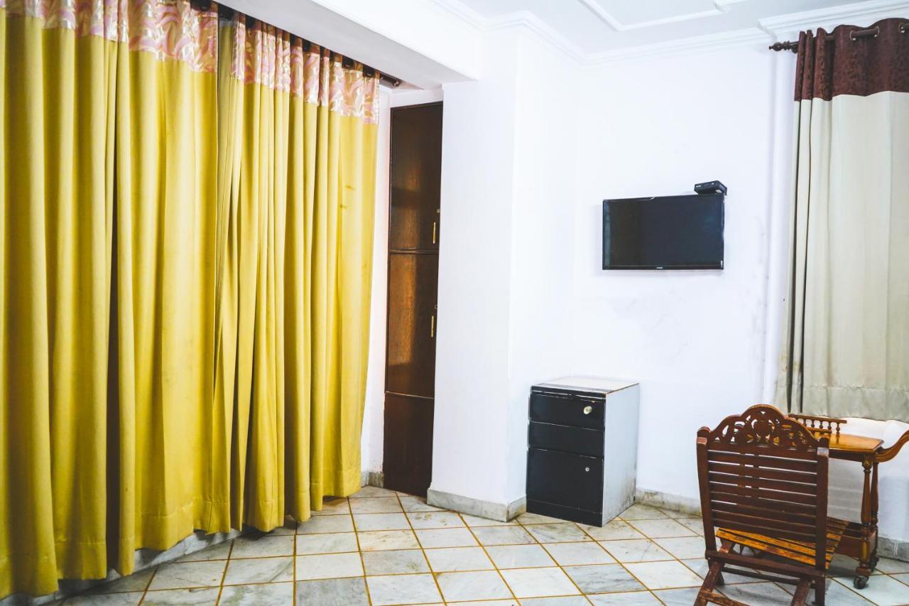 Roomshala 001 Iconic Residency New Delhi Exterior photo