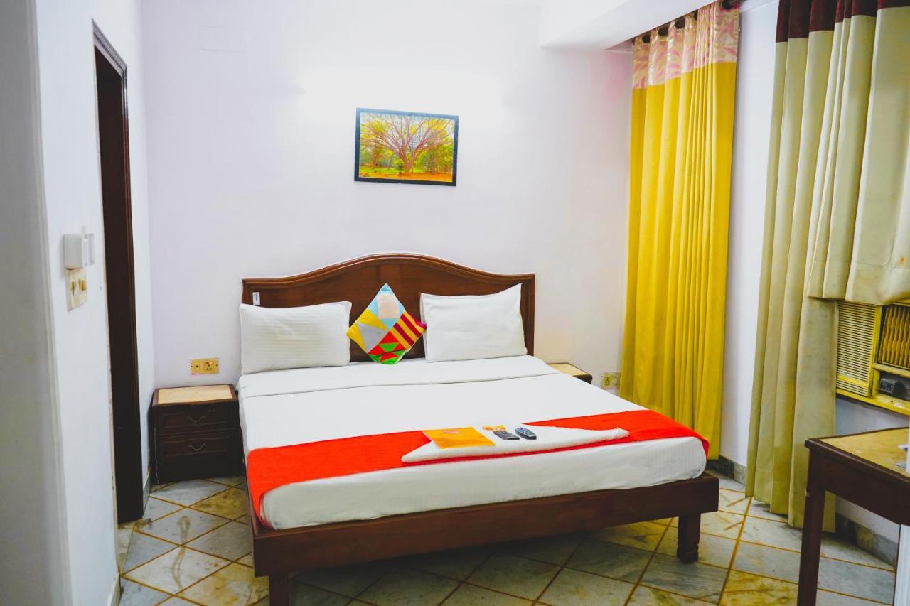 Roomshala 001 Iconic Residency New Delhi Exterior photo